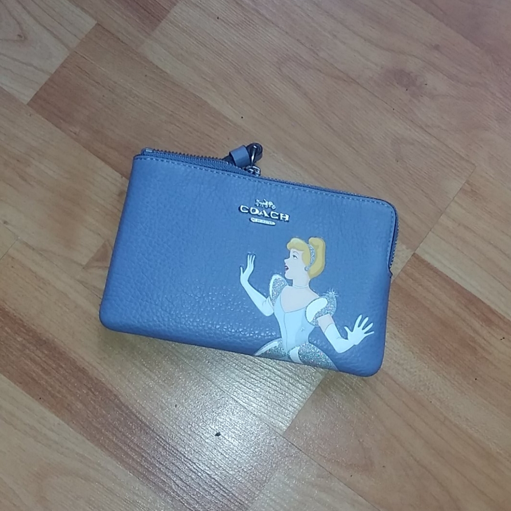 DISNEY PRINCESS COLLECTION X COACH (CINDERELLA)